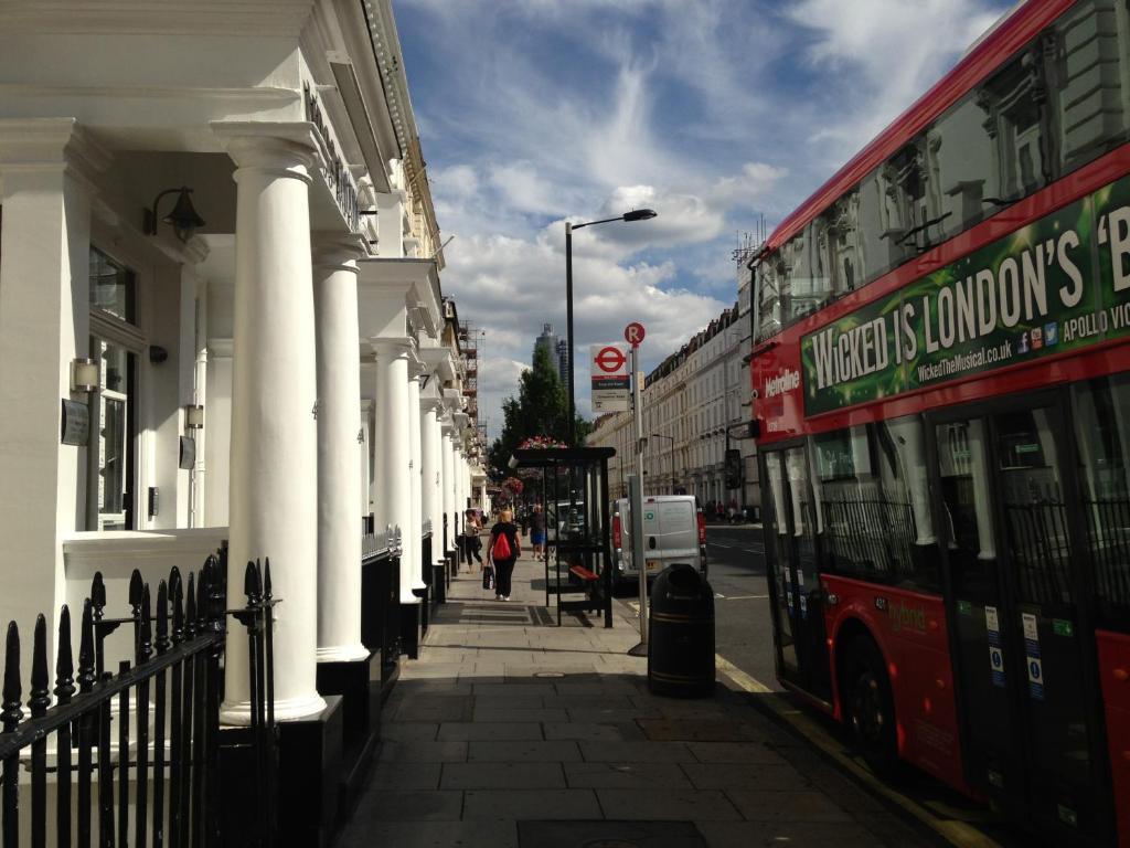 Lidos Hotel London Exterior photo